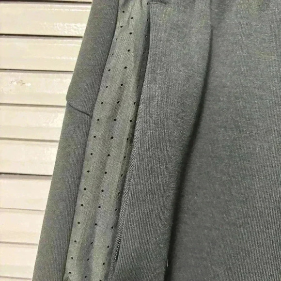 Nike Sportswear Mens Black Joggers Vented Sweatpants Size XXL - Picture 2 of 7